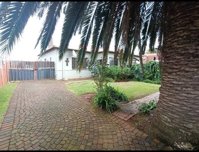 3 BEDROOM PROPERTY TO RENT IN SELECTION PARK